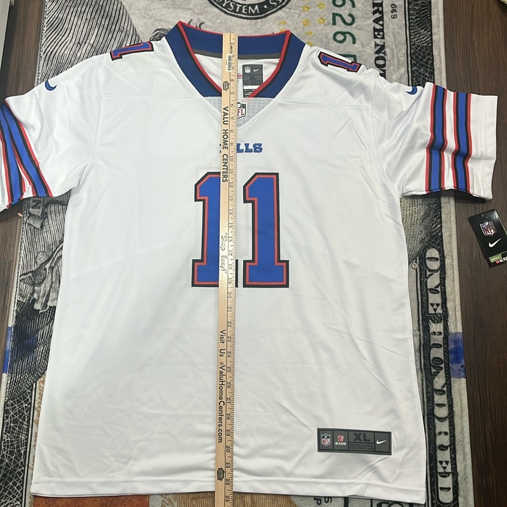 NWT. Cole Beasley. XL mens.